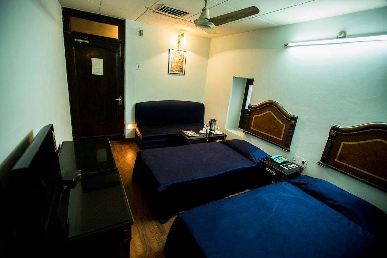 Deep Hotel Lucknow Ngoại thất bức ảnh
