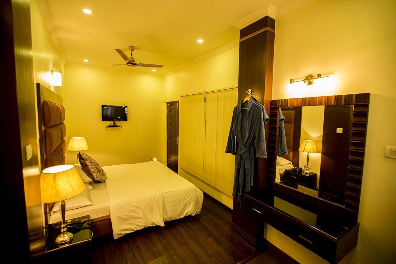 Deep Hotel Lucknow Ngoại thất bức ảnh