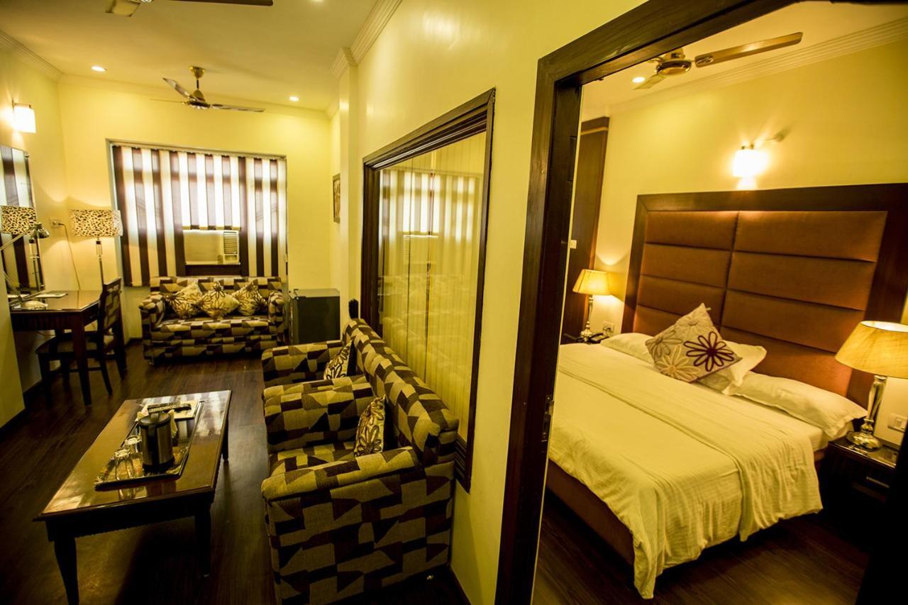 Deep Hotel Lucknow Ngoại thất bức ảnh