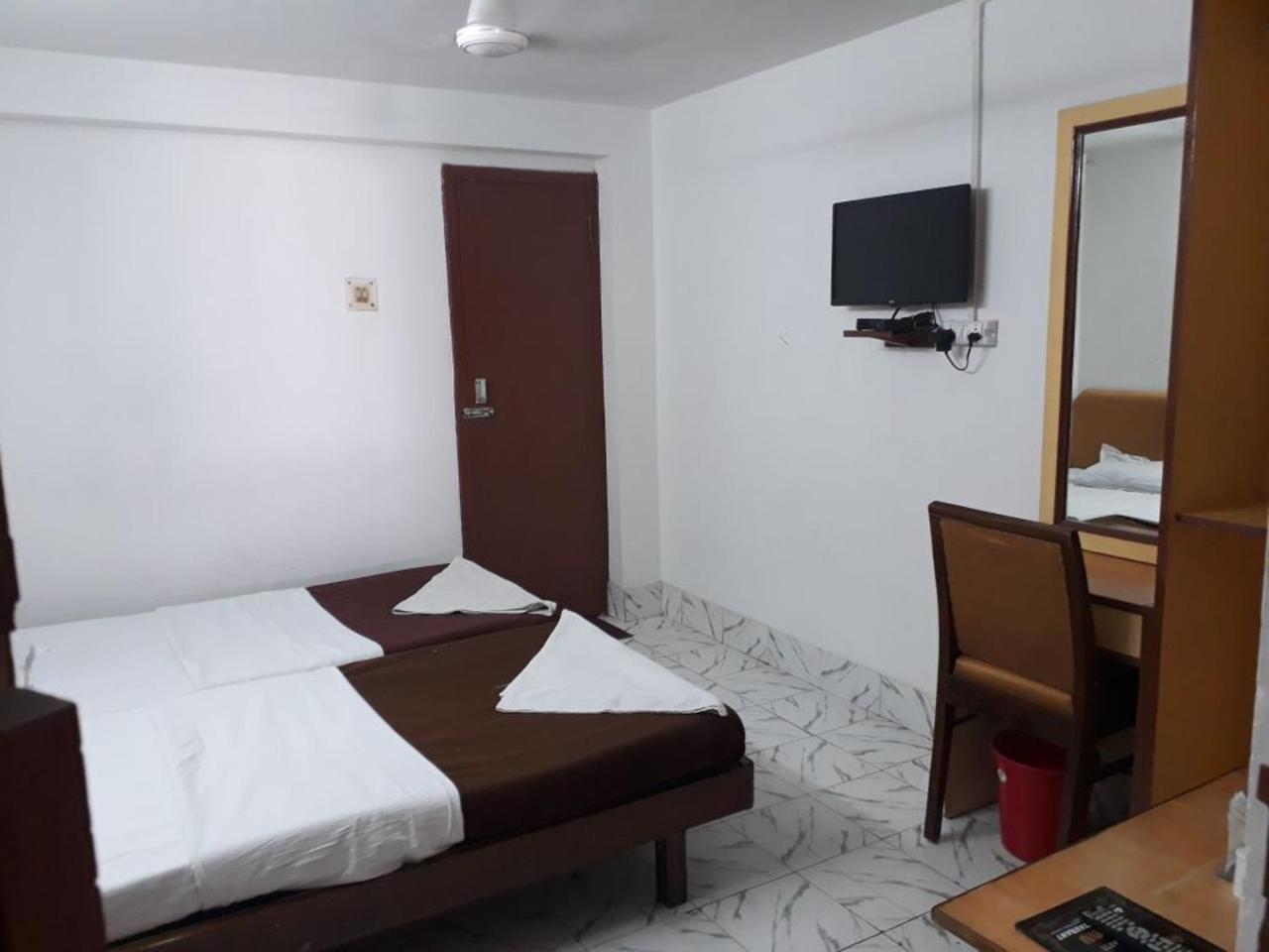 Deep Hotel Lucknow Ngoại thất bức ảnh